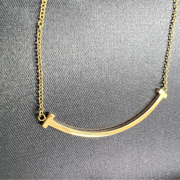 Tiffany & Co. Gold Necklace T Smile Small 18K Yellow Gold - Picture 13 of 14